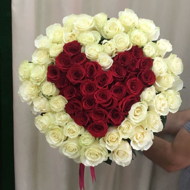 Букет цветов "Сердце из роз Лавли"